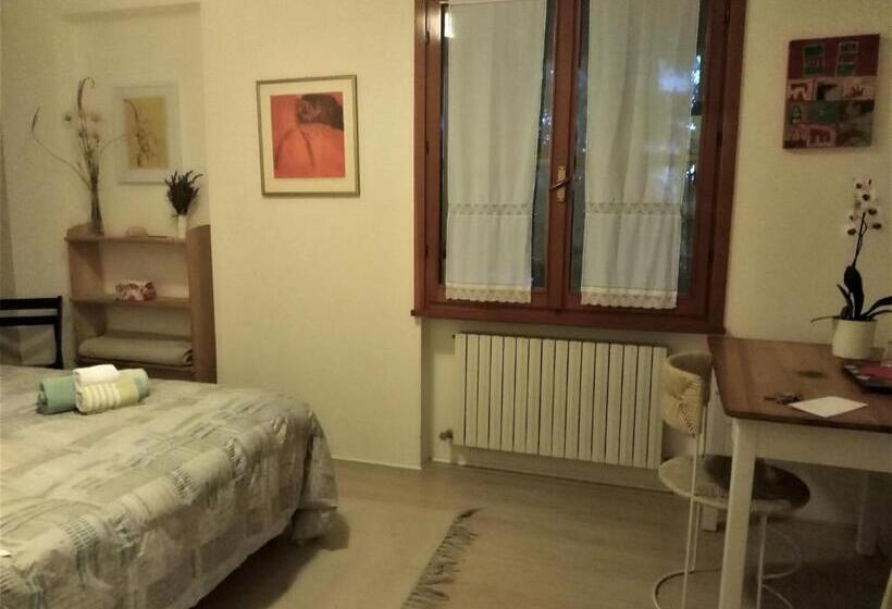 تختخواب و صبحانه Home Meditamondo