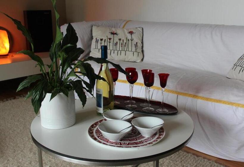 تختخواب و صبحانه Home Meditamondo
