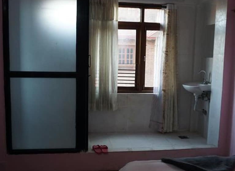 تختخواب و صبحانه Friend S Guest  House