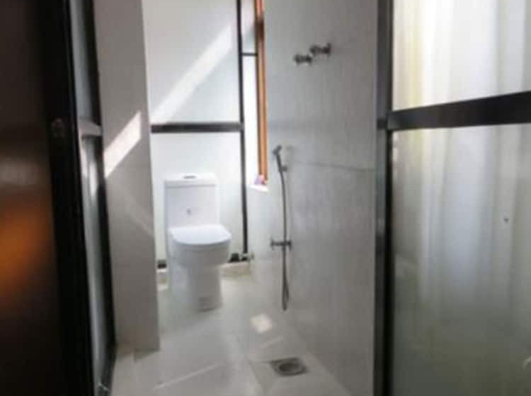 تختخواب و صبحانه Friend S Guest  House