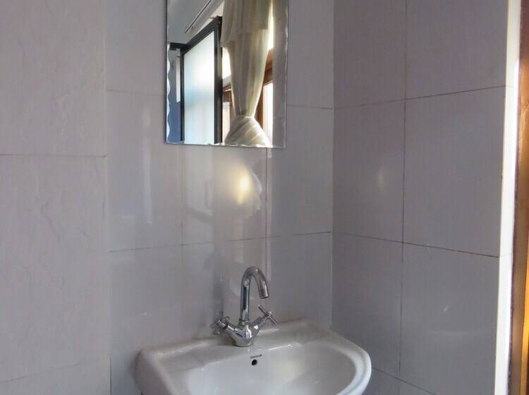 تختخواب و صبحانه Friend S Guest  House