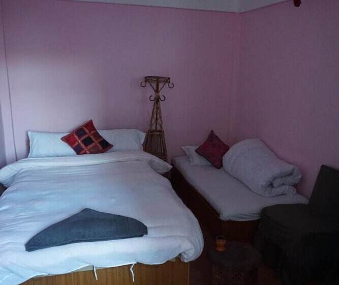 تختخواب و صبحانه Friend S Guest  House