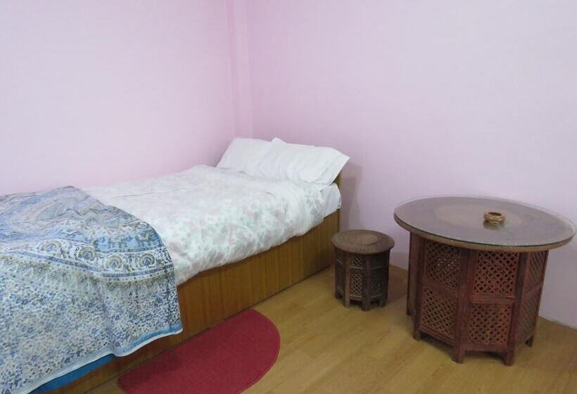 تختخواب و صبحانه Friend S Guest  House