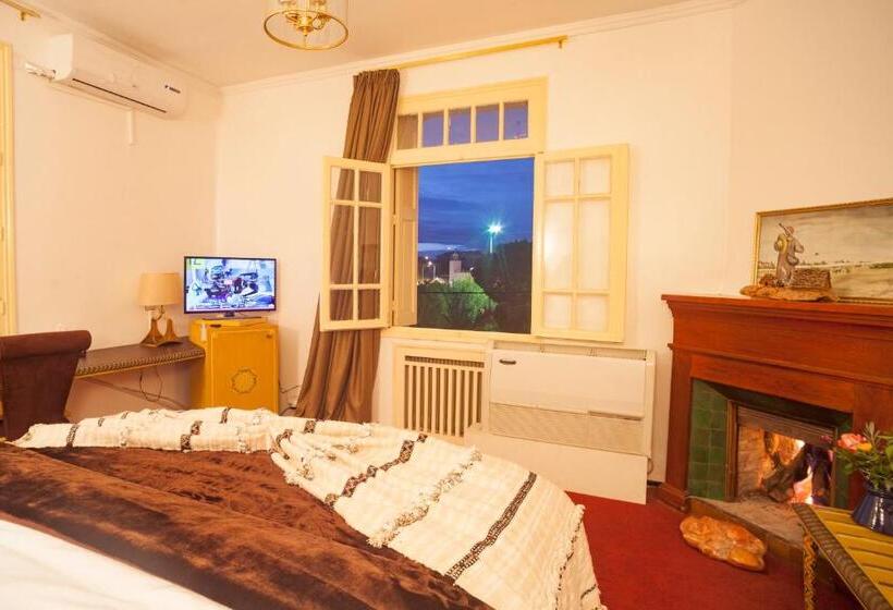 تختخواب و صبحانه Villa Pomme D'or