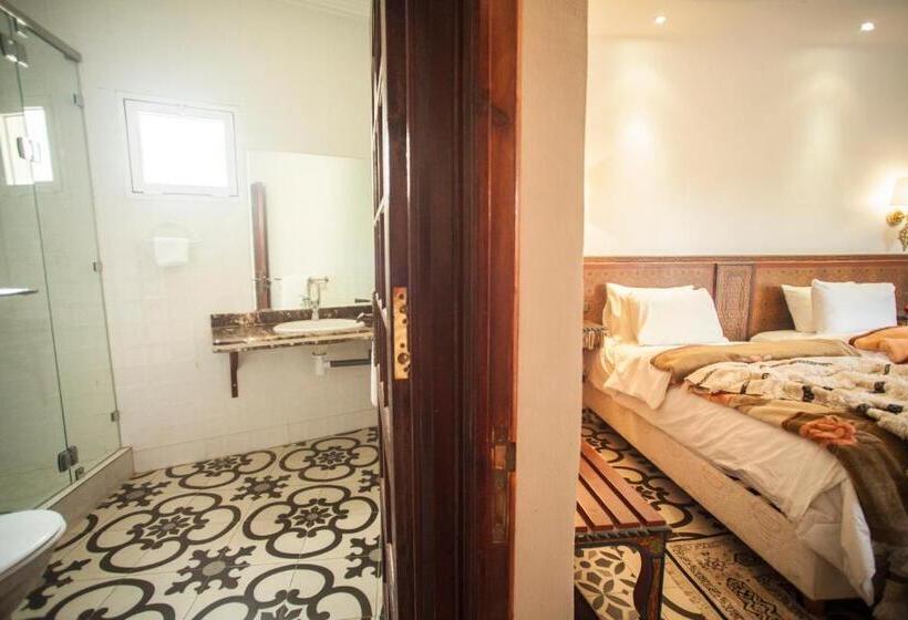 تختخواب و صبحانه Villa Pomme D'or