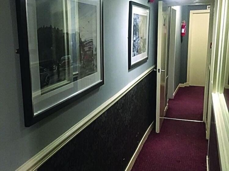 Bobby S Bunkhouse Hostel