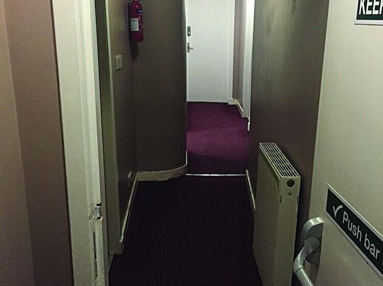 Bobby S Bunkhouse Hostel