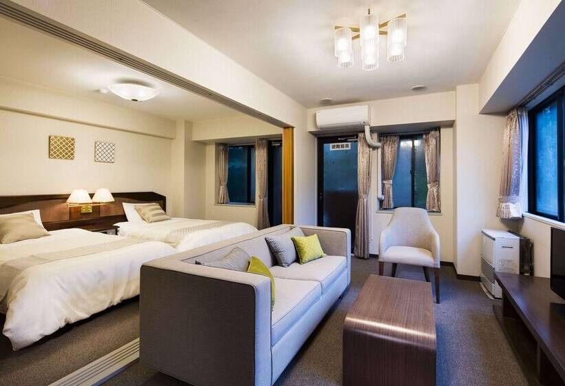 هتل Alexander Royal Resort Yamanakako
