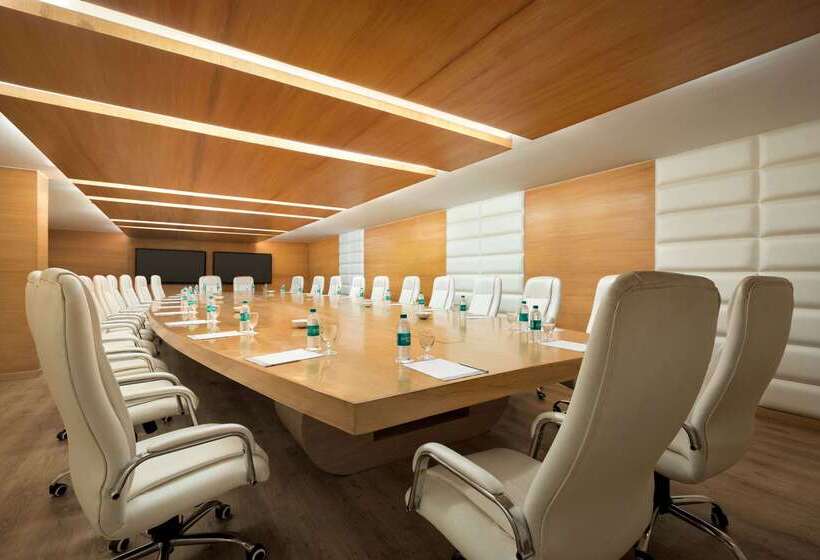 هتل Ramada By Wyndham Dehradun Chakrata Road