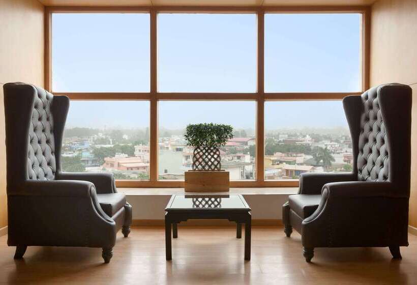 هتل Ramada By Wyndham Dehradun Chakrata Road