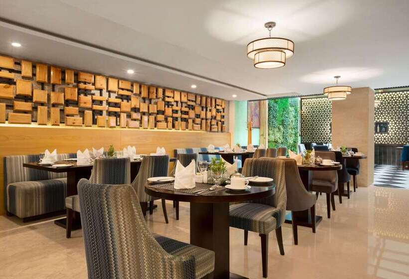هتل Ramada By Wyndham Dehradun Chakrata Road