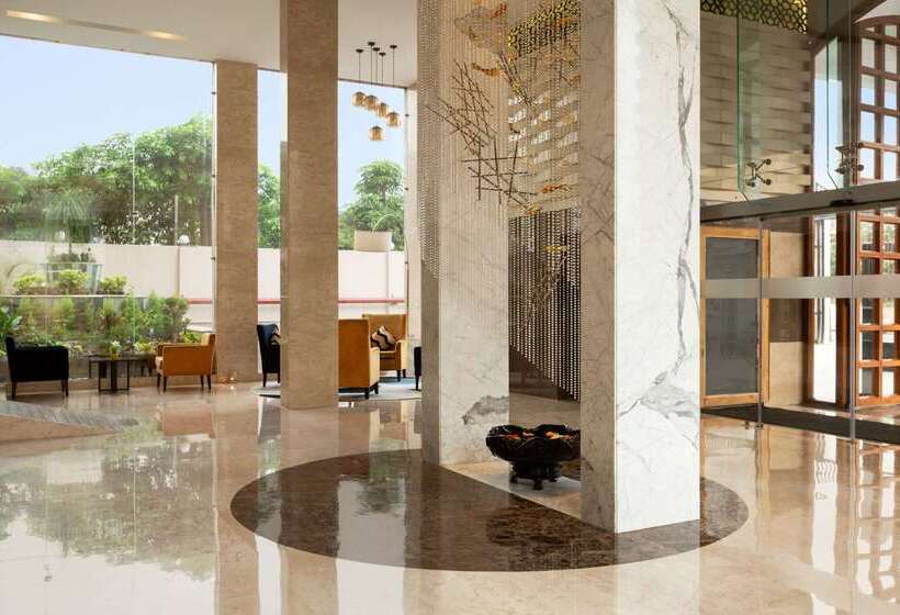 هتل Ramada By Wyndham Dehradun Chakrata Road