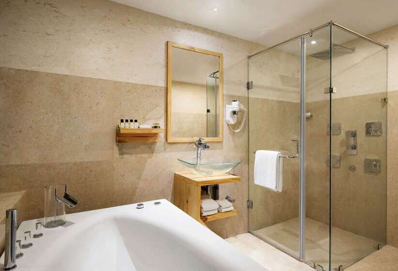 هتل Ramada By Wyndham Dehradun Chakrata Road