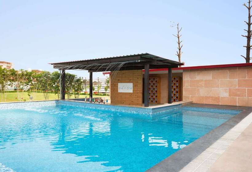 هتل Ramada By Wyndham Dehradun Chakrata Road
