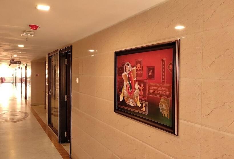فندق Sri Maharaja Residency