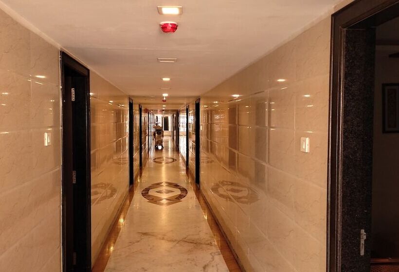 فندق Sri Maharaja Residency