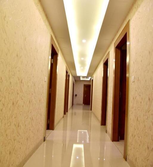 فندق Triveni Residency