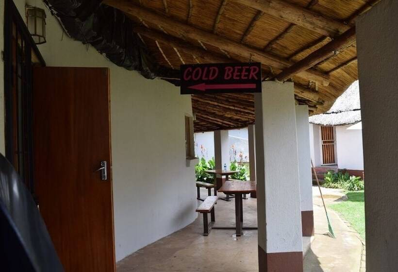 فندق صغير Graskop Family Retreat And Backpackers
