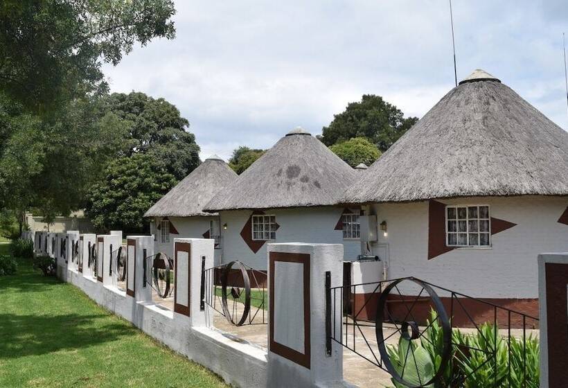 فندق صغير Graskop Family Retreat And Backpackers