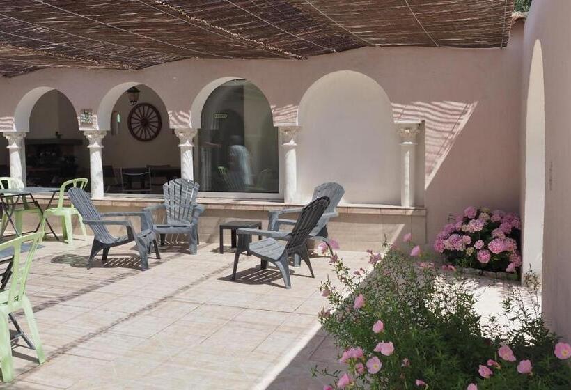 تختخواب و صبحانه Domaine De Foresta