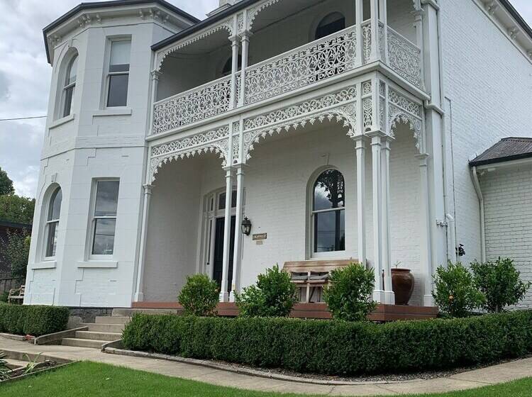 تختخواب و صبحانه Highfield House