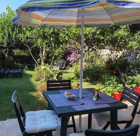 تختخواب و صبحانه Il Giardino Di Tatiana Rooms & Breakfast