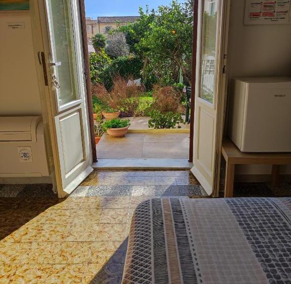 تختخواب و صبحانه Il Giardino Di Tatiana Rooms & Breakfast