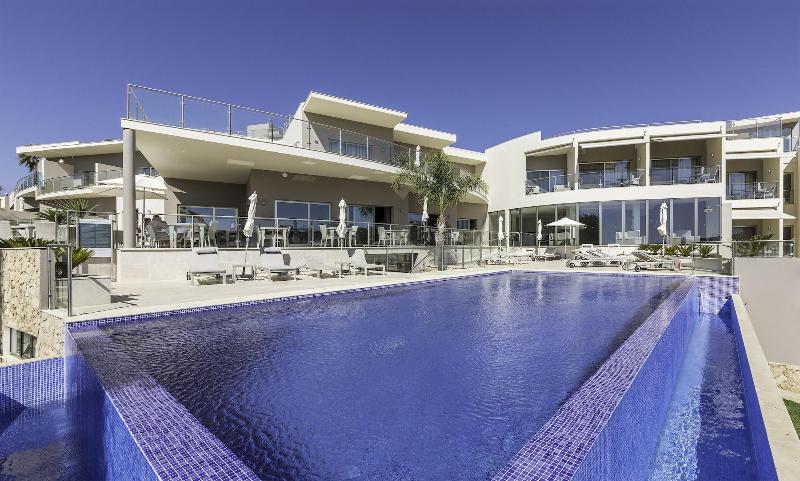 هتل Caneiros Luxury House & Suites