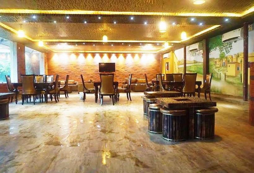 فندق Niketan Mezbaan Suites