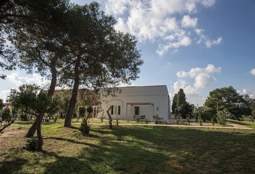 هتل Masseria Mongio Dell Elefante