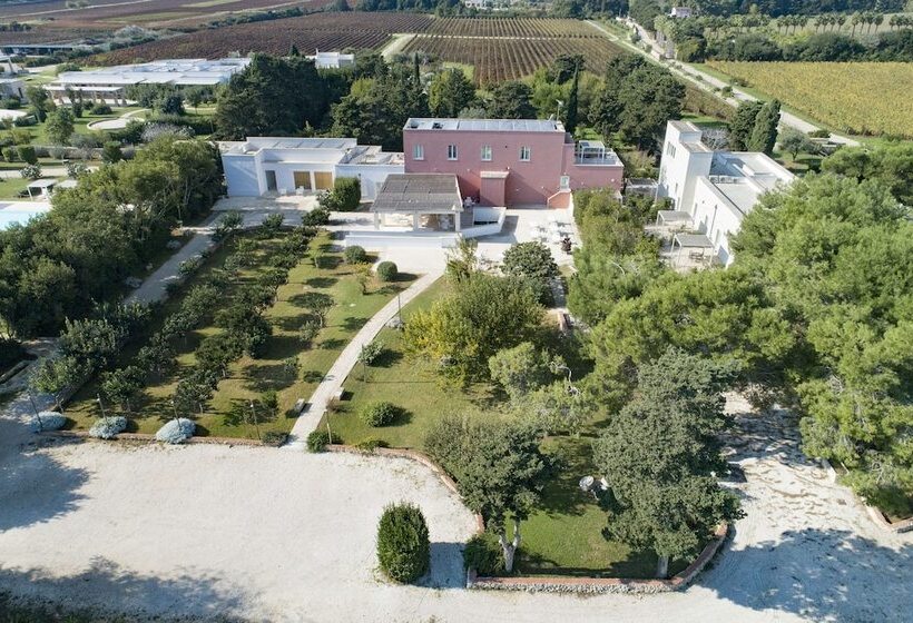 هتل Masseria Mongio Dell Elefante