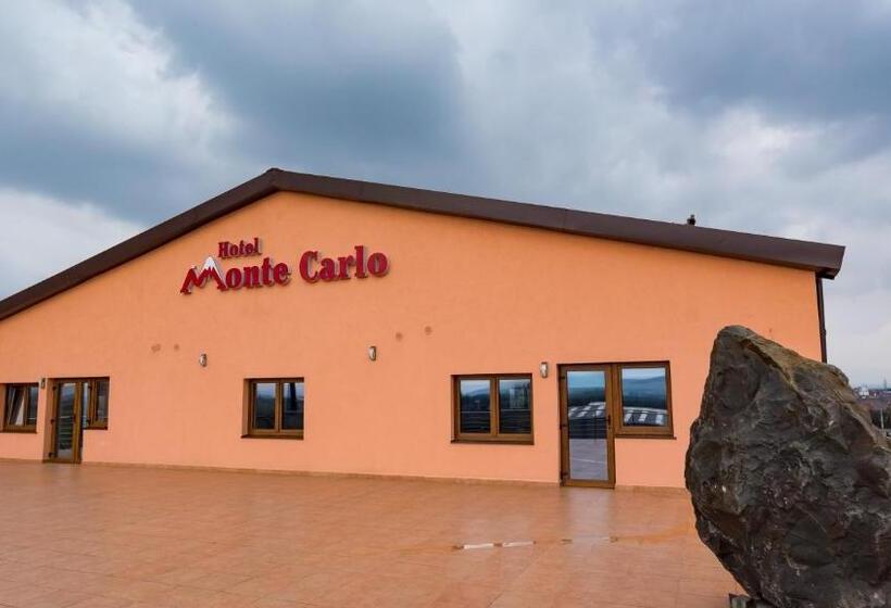 هتل Monte Carlo Reghin