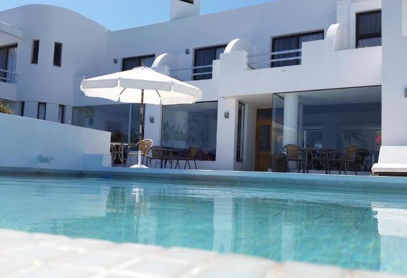 هتل Posada De Los Pajaros