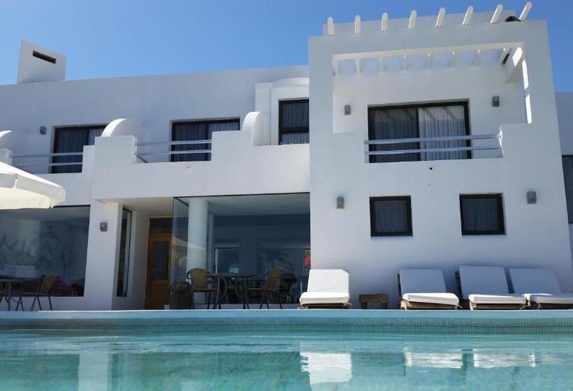 هتل Posada De Los Pajaros