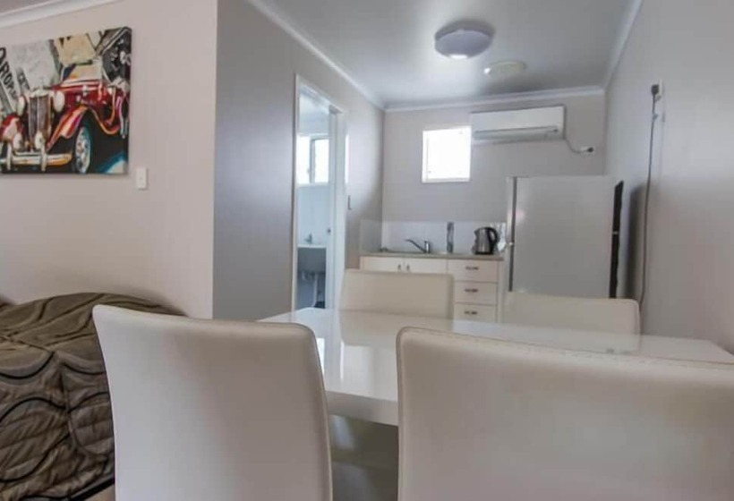 מוטל Galaxy Mackay Motor Inn