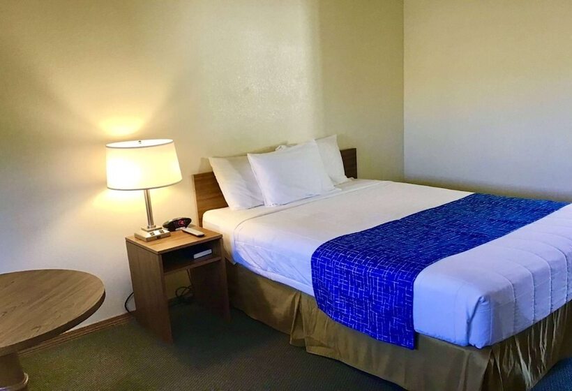 モーテル Travelodge By Wyndham Three Forks
