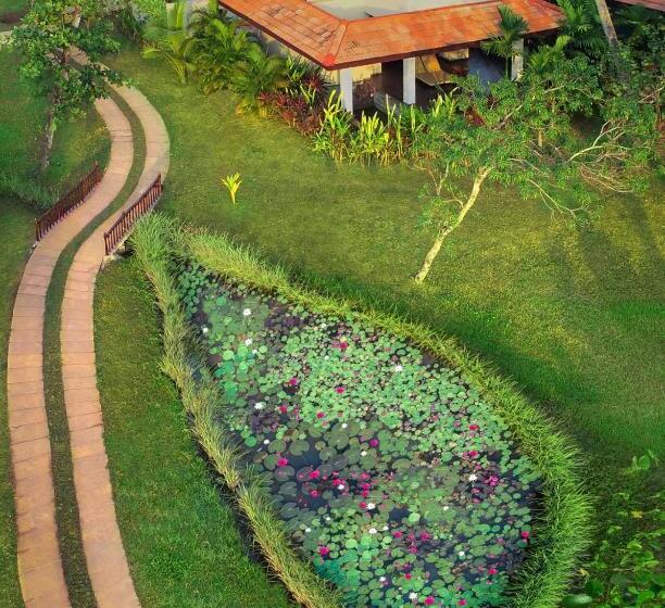 リゾートホテル Niraamaya Wellness Retreats Backwaters And Beyond Kumarakom