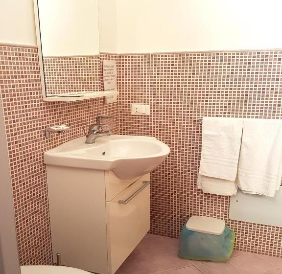 تختخواب و صبحانه L Isola Del Sale