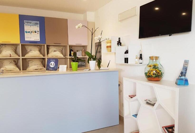 تختخواب و صبحانه L Isola Del Sale