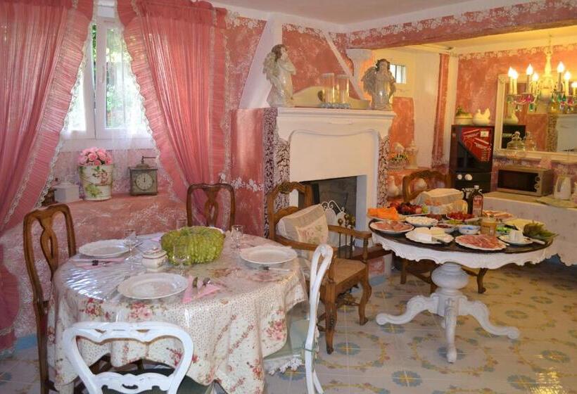 تختخواب و صبحانه La Maison Delle Favole