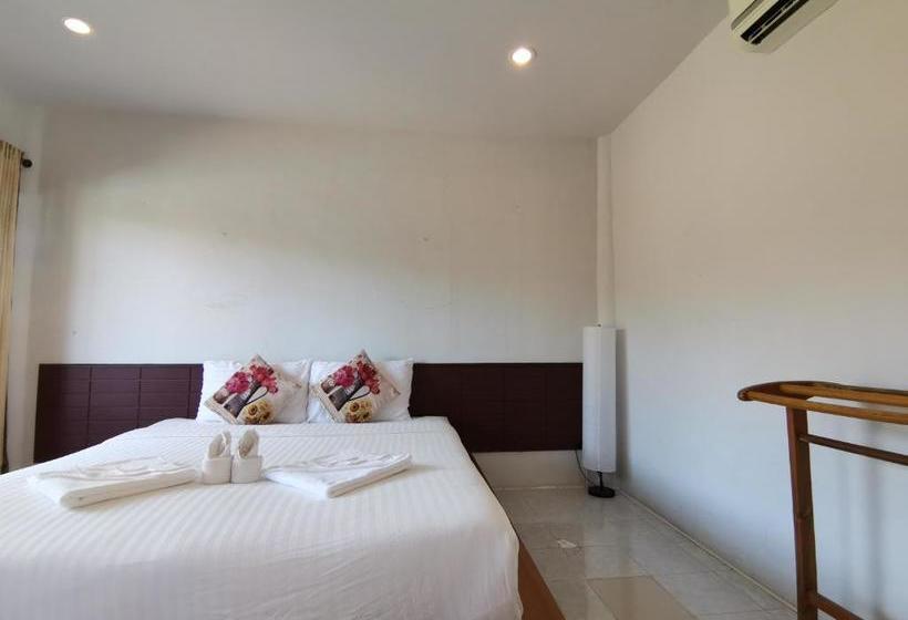 בית מלון כפרי Again At Naiharn Beach Resort