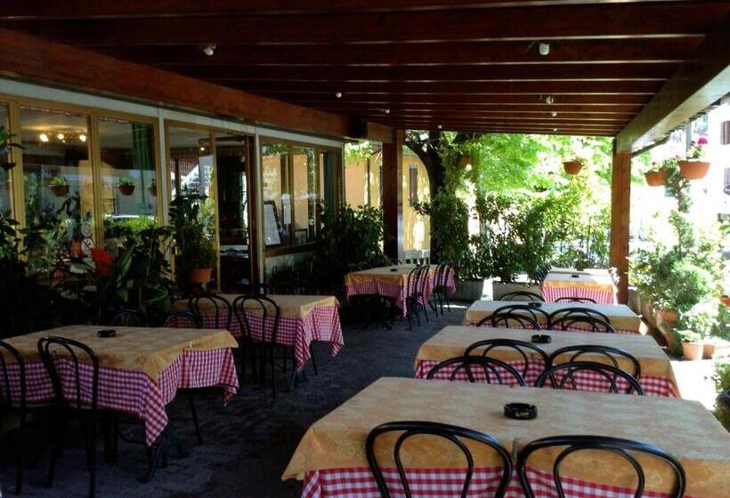 فندق Albergo Ristorante Da Carlino