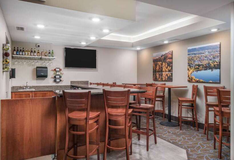 هتل Americinn By Wyndham Winona