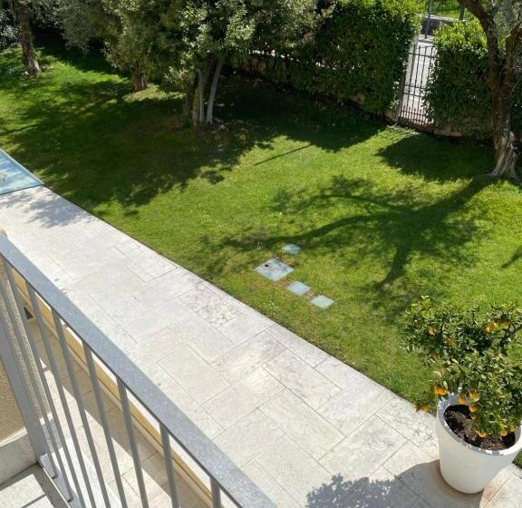 هتل Baia Dei Pini