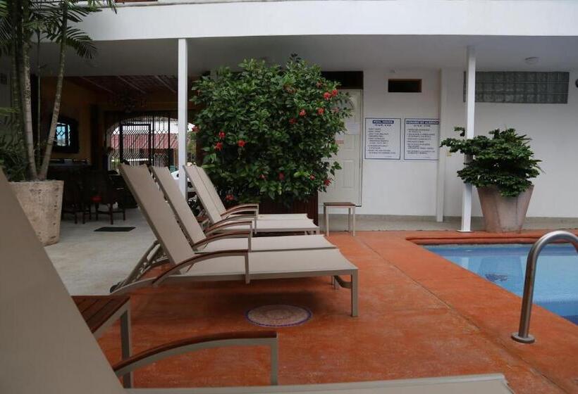 هتل Diamante Sayulita