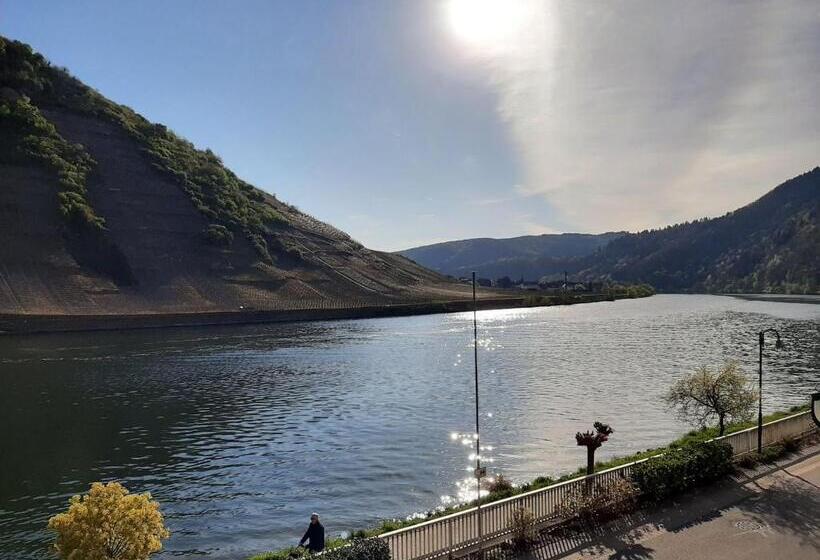 ホテル Mosel Landhaus B&b