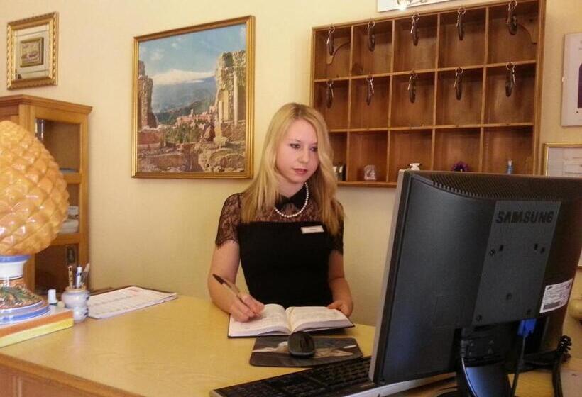 هتل Pensione Cundari