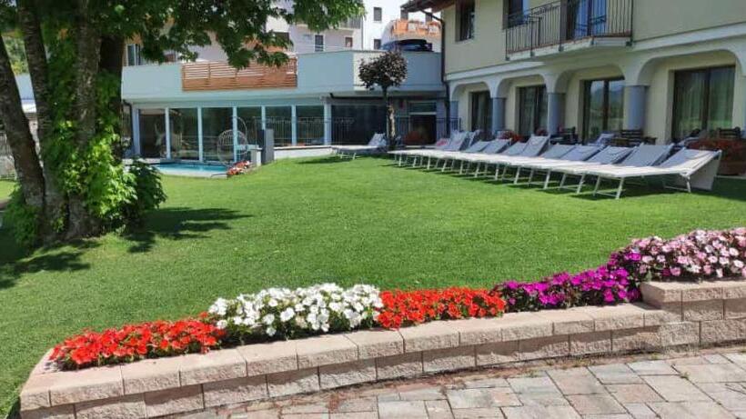 هتل Regent's