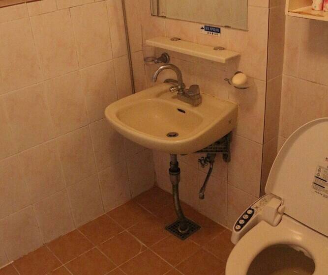 פנסיון Chiam Gotaek