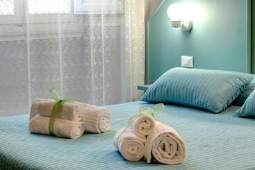 تختخواب و صبحانه Al Consolato Guest House